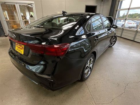 Used 2021 Kia Forte LXS FWD image 5