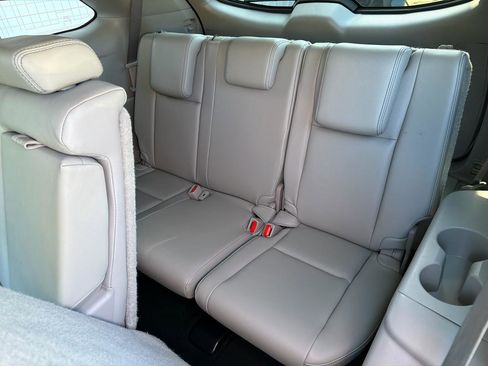 Used 2017 Toyota Highlander XLE AWD/4WD image 11