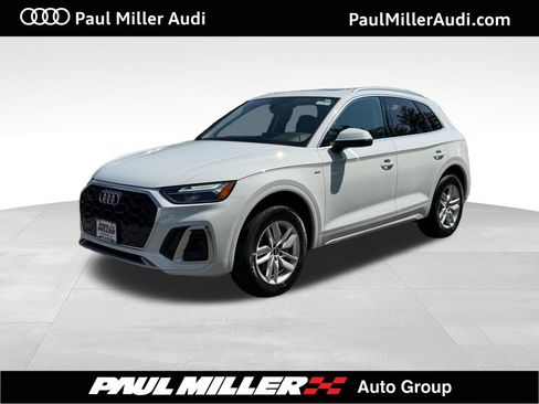 Used 2023 Audi Q5 2.0T Premium w/ Convenience Package AWD/4WD image 1