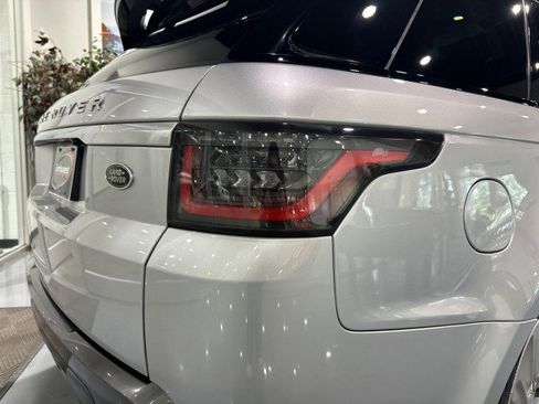 Used 2018 Land Rover Range Rover Sport HSE AWD/4WD image 32