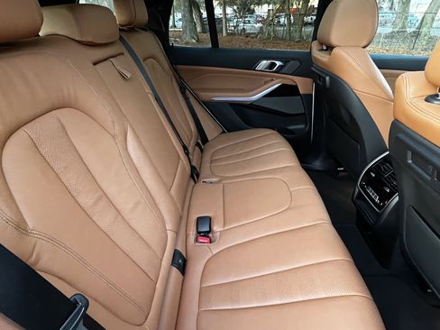 Used 2021 BMW X5 xDrive40i w/ Premium Package image 41