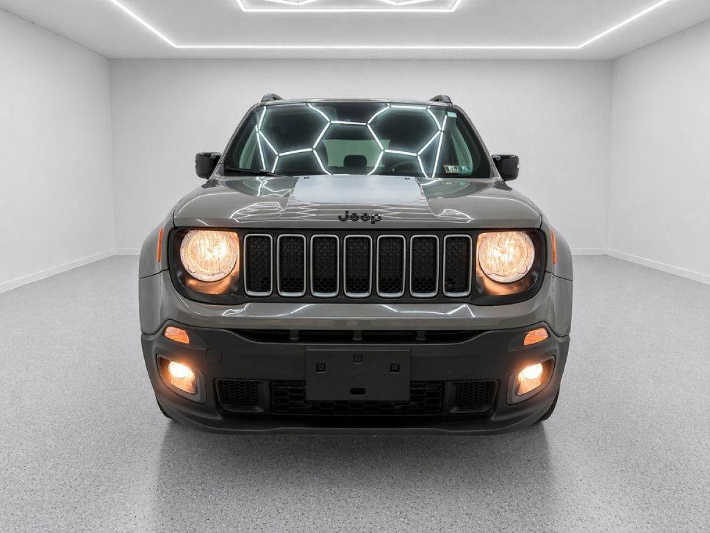 Used 2023 Jeep Renegade Latitude AWD/4WD image 8