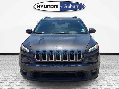 Used 2016 Jeep Cherokee Latitude FWD image 11