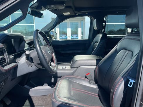 Used 2023 Ford Expedition Max Limited image 11