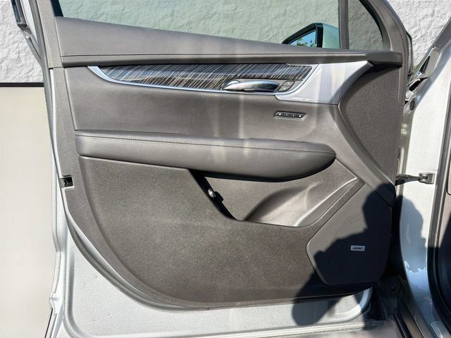 Used 2024 Cadillac XT6 Premium Luxury FWD image 24