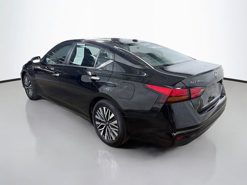 Used 2024 Nissan Altima 2.5 SV FWD image 7