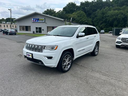 Used 2021 Jeep Grand Cherokee Overland AWD/4WD image 2