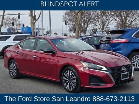 Used 2024 Nissan Altima 2.5 SV image 8