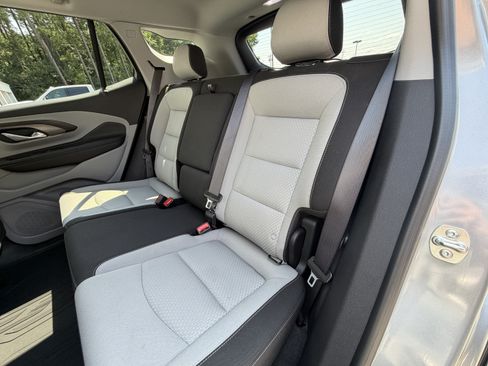 Used 2024 GMC Terrain SLE w/ Driver Convenience Package FWD image 16