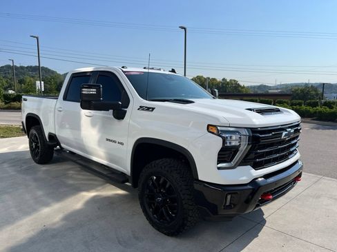 Used 2025 Chevrolet Silverado 3500 LT w/ Trail Boss Package AWD/4WD image 31