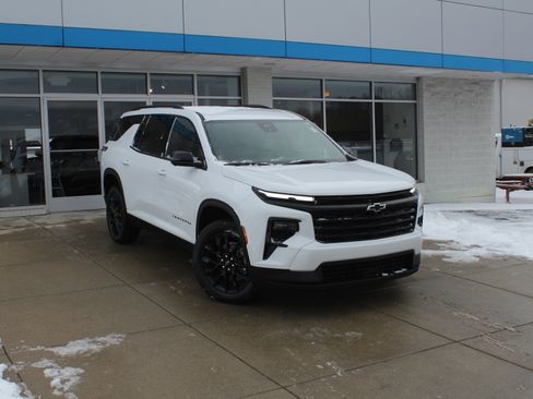 New 2026 Chevrolet Traverse LT w/ Midnight/Sport Edition image 2