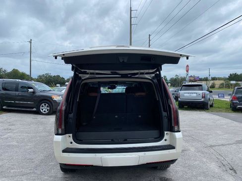 Used 2015 Cadillac Escalade Luxury RWD image 17