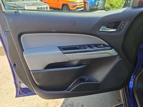 Used 2016 Chevrolet Colorado LT AWD/4WD image 11