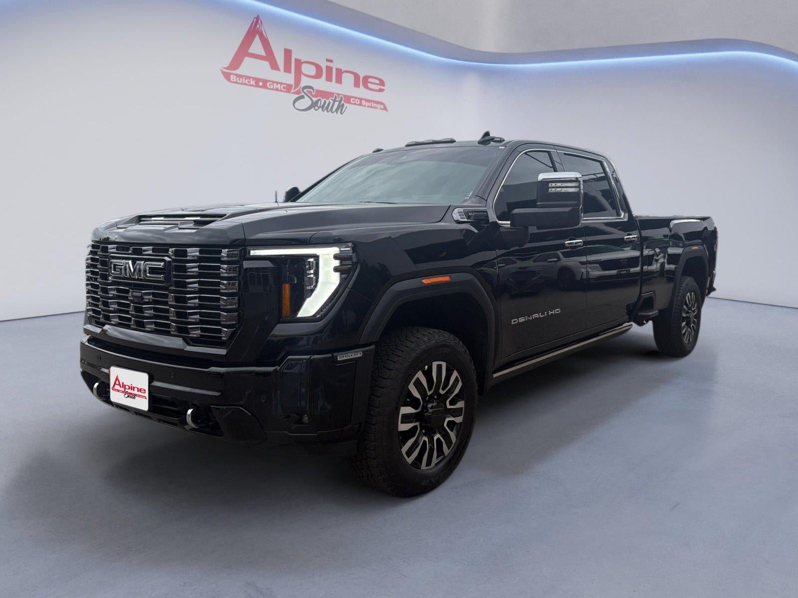 Used 2026 GMC Sierra 2500 Denali Ultimate w/ LPO, Black Badging Package AWD/4WD image 1