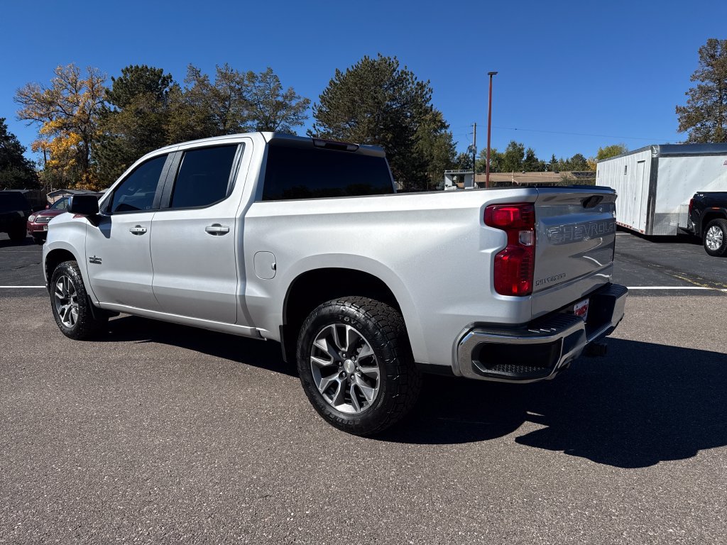 Used 2021 Chevrolet Silverado 1500 LT AWD/4WD image 3