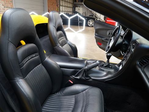 Used 2002 Chevrolet Corvette Convertible w/ Preferred Equipment Group2 image 52