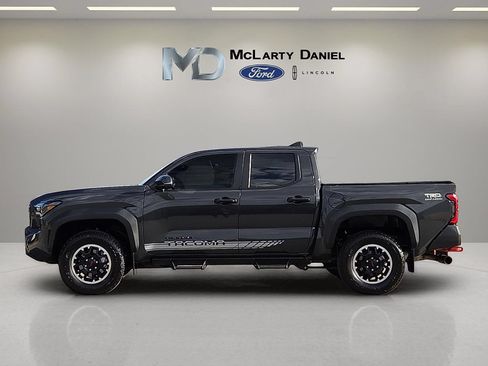 Used 2024 Toyota Tacoma TRD Off-Road w/ TRD Off Road Upgrade Package AWD/4WD image 3