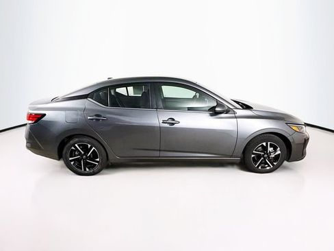 Used 2024 Nissan Sentra SV FWD image 2