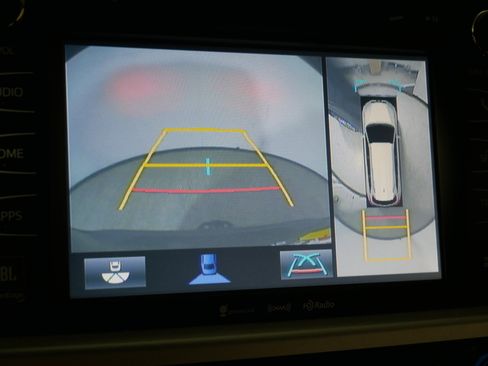 Used 2019 Toyota Highlander Limited Platinum image 32