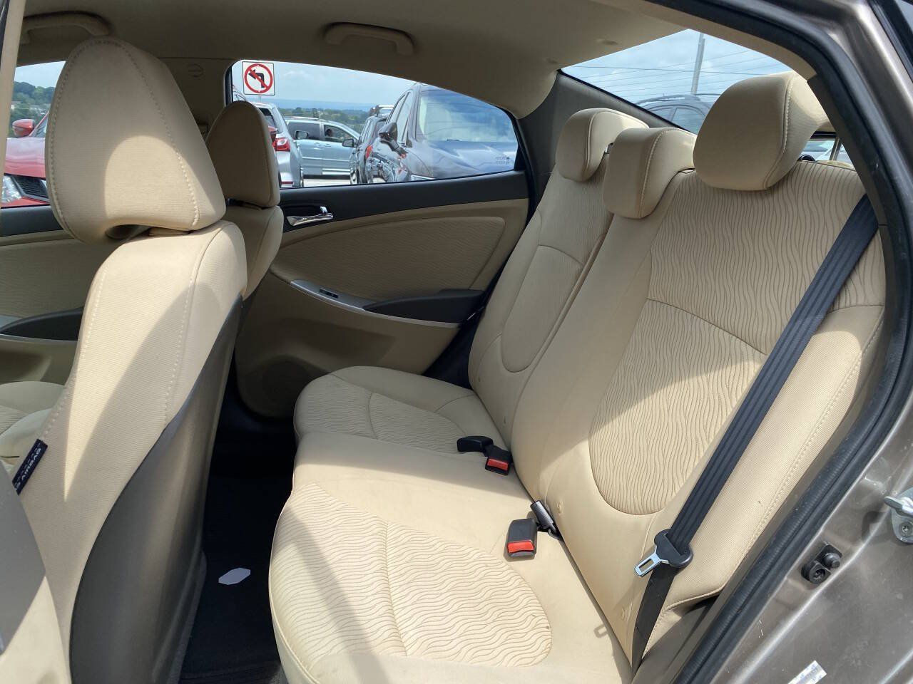 Used 2014 Hyundai Accent GLS w/ Option Group 2 FWD image 15