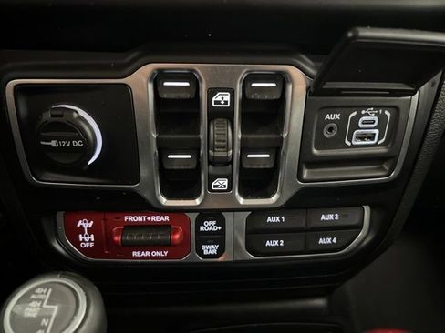 Used 2021 Jeep Wrangler Unlimited Rubicon w/ Dual Top Group AWD/4WD image 29