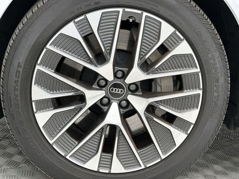 Certified 2024 Audi Q8 e-tron Premium Plus w/ Premium Plus Package image 10