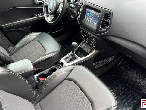 Used 2019 Jeep Compass Latitude image 19