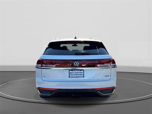 New 2026 Volkswagen Atlas Cross Sport SE image 4