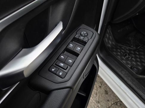 New 2026 RAM 1500 4x4 Crew Cab image 10