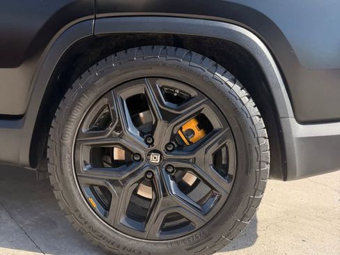 Used 2023 Rivian R1S Adventure AWD/4WD image 21