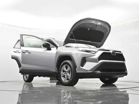 Used 2025 Toyota RAV4 LE AWD/4WD image 49