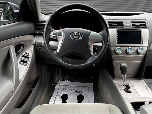 Used 2009 Toyota Camry LE FWD image 8