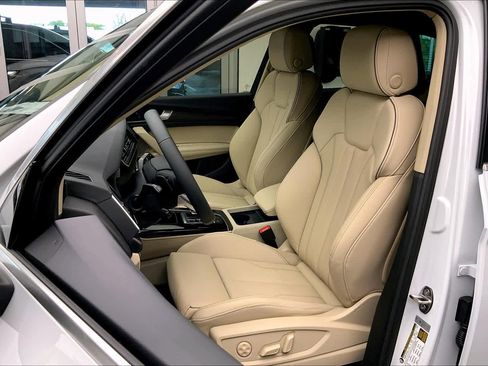 New 2025 Audi Q5 2.0T Premium Plus w/ Premium Plus Package image 9