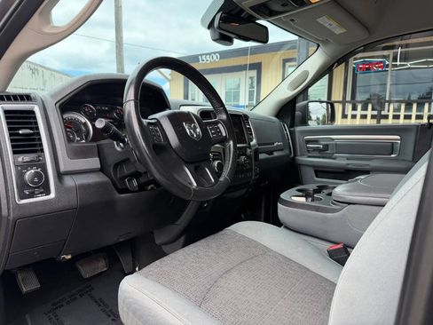 Used 2018 RAM 1500 Big Horn RWD image 9
