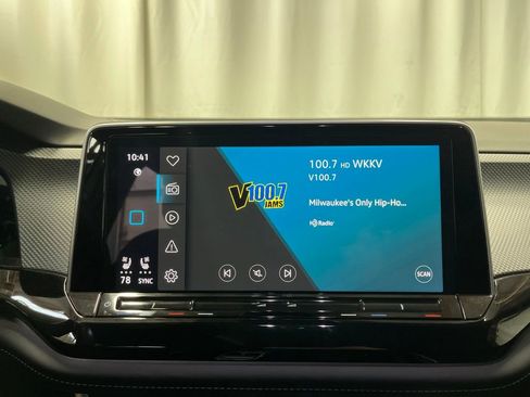 Certified 2025 Volkswagen Atlas Cross Sport SEL Premium R-Line image 17