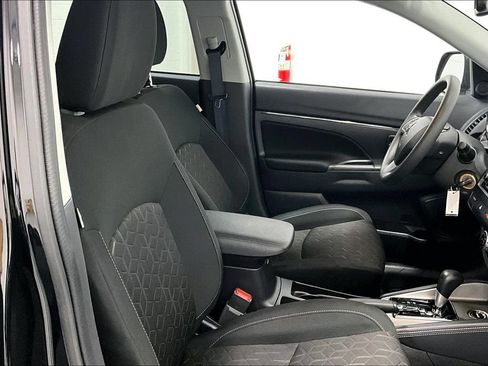Used 2025 Mitsubishi Outlander Sport AWD image 9