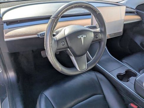 Used 2020 Tesla Model 3 Standard Range Plus image 11