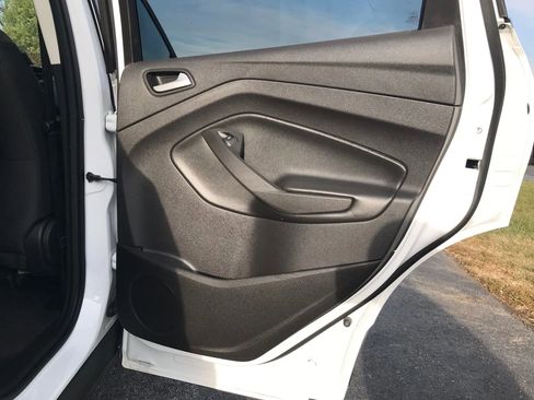 Used 2016 Ford Escape SE image 46