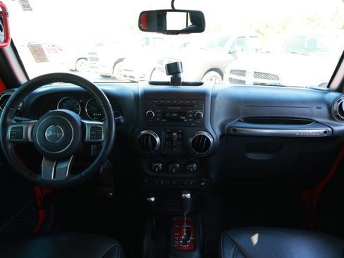 Used 2018 Jeep Wrangler Unlimited Sahara image 25