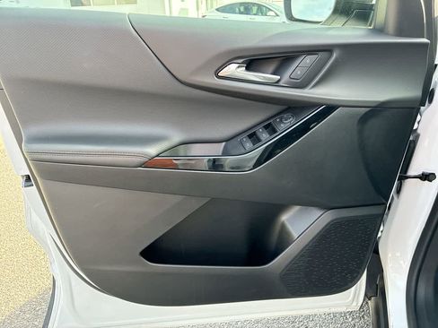 Used 2025 Chevrolet Equinox LT FWD image 22