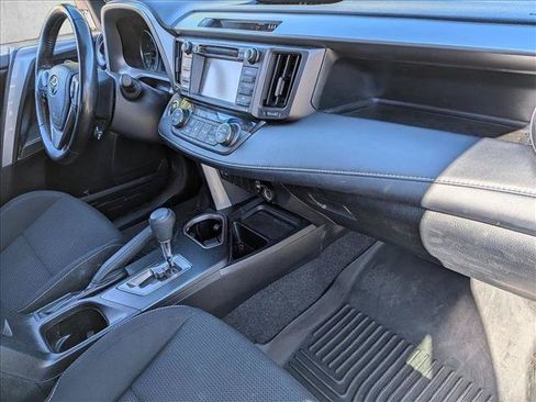 Used 2018 Toyota RAV4 XLE AWD/4WD image 20