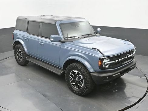 Used 2025 Ford Bronco Outer Banks AWD/4WD image 13