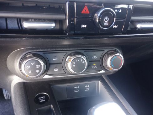 New 2026 Nissan Kicks S image 17