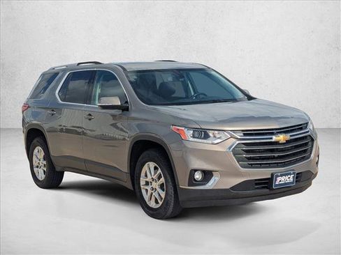 Used 2018 Chevrolet Traverse LT FWD image 3