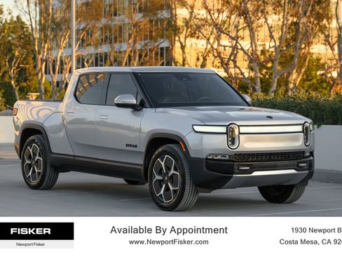 Used 2023 Rivian R1T Adventure image 9