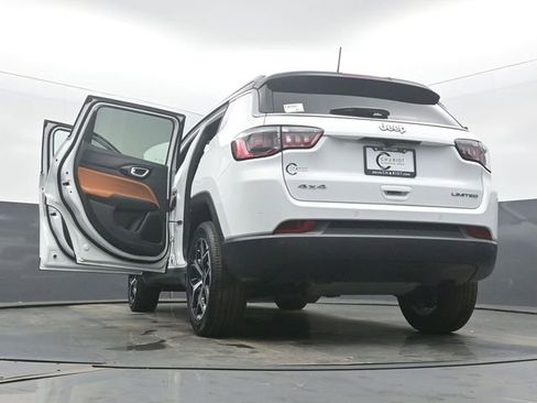 Used 2025 Jeep Compass Limited AWD/4WD image 60