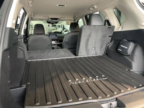 Used 2025 Nissan Rogue SV image 20