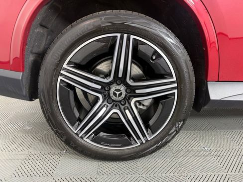 Used 2024 Mercedes-Benz GLC 300 4MATIC image 13