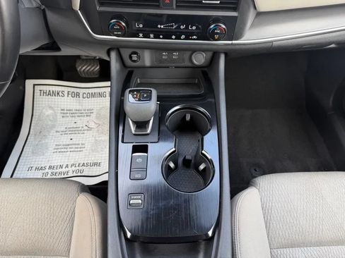 Used 2025 Nissan Rogue SV FWD image 26