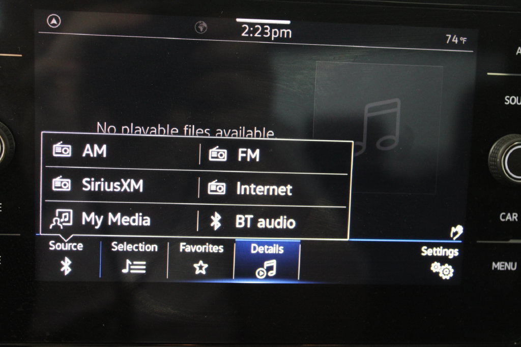 Used 2025 Volkswagen Jetta SE FWD image 31